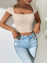 SOLID COLOR SLIM FIT CROPPED T-SHIRT