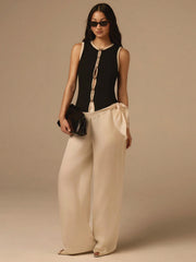SLEEVELESS CONTRAST TRIM BUTTON DECOR TOP
