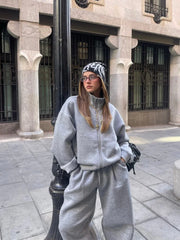 ZIPPER SWEATSHIRT & TROUSER SET