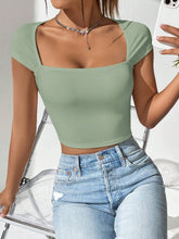 SOLID COLOR SLIM FIT CROPPED T-SHIRT
