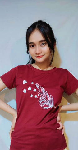 FEATHER AND HEART PRINT TEE-WINE